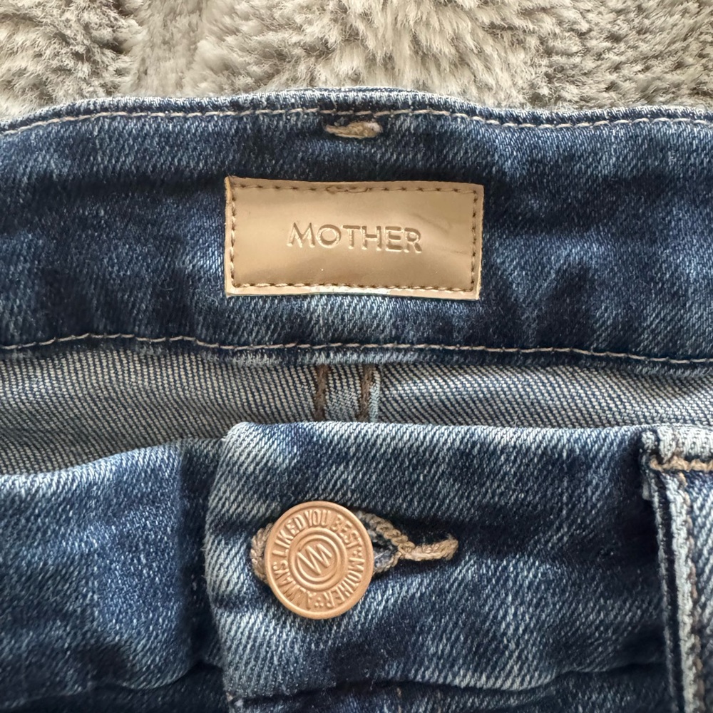 MOTHER Skinny Jeans with Subtle Fading.High waisted looker Wash/let’s split - Picture 3 of 6